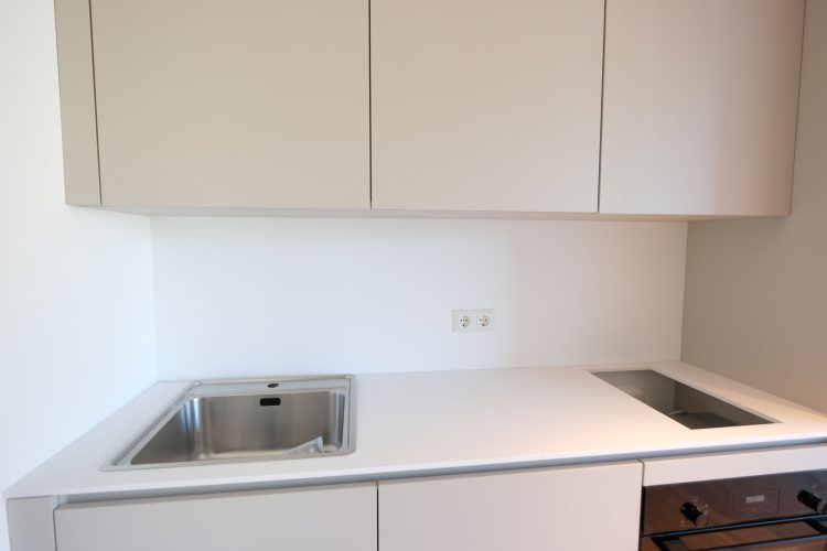 Wohnen über der Stadt mit toller Terrasse! Möblierte Maisonette-Wohnung, Neubau, zu vermieten - Photo 1