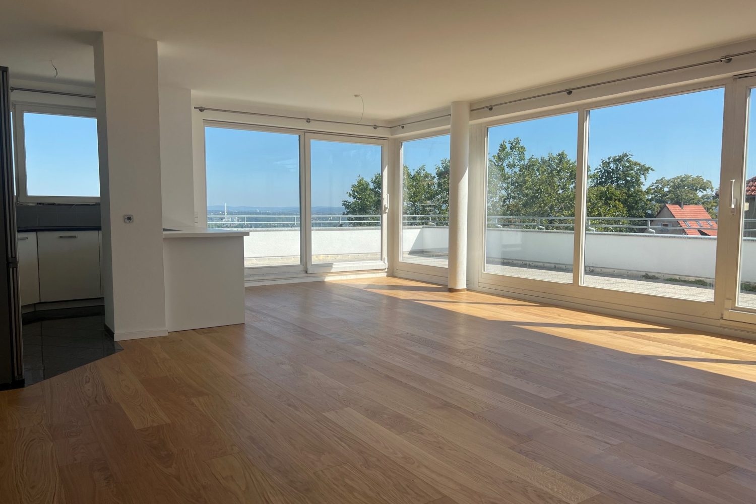 Sonnige Penthouse-Wohnung mit herrlichem Ausblick am Stuttgarter Killesberg - Foto 1