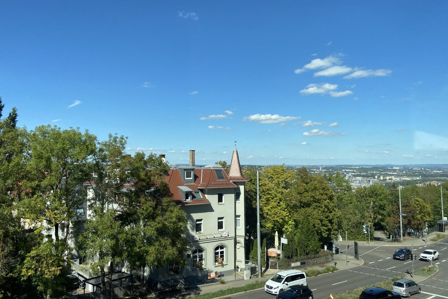 Wohnen über der Stadt mit toller Terrasse! Möblierte Maisonette-Wohnung, Neubau, zu vermieten - Photo 3