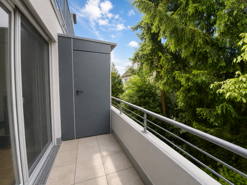 Balkon mit KI bearbeitet Balkon mit KI bearbeitet